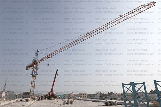 QTZ100 kraan toren kraan TC6013 6ton bouw stad kraan gratis stand In Rusland