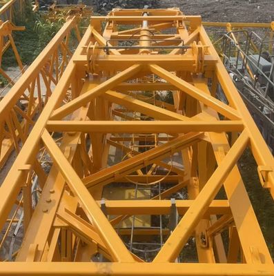 QTZ250 7020 Gebruikte torenkraan met 10 t maximale belasting 70 m boom en L68 mast