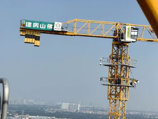 Gebruikte torenkraan van 6515 10t met 65m jibboom en 46m vrije hoogte QTZ160 model