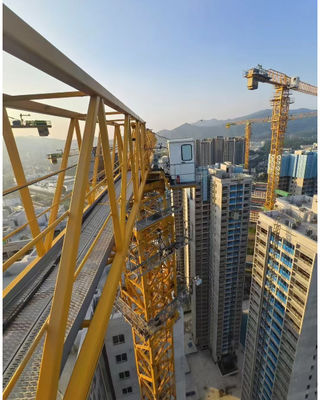 W7020 QTZ250 Gebruikte torenkraan met 10 ton laadvermogen 70 meter werkende jib